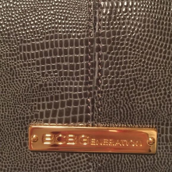 BCBGENERATION Quinn High Maintenance clutch. - Picture 4 of 5